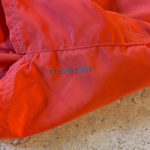 The North Face size XS women’s Bright orange Flashdry Active Shorts - Picture 3 of 5